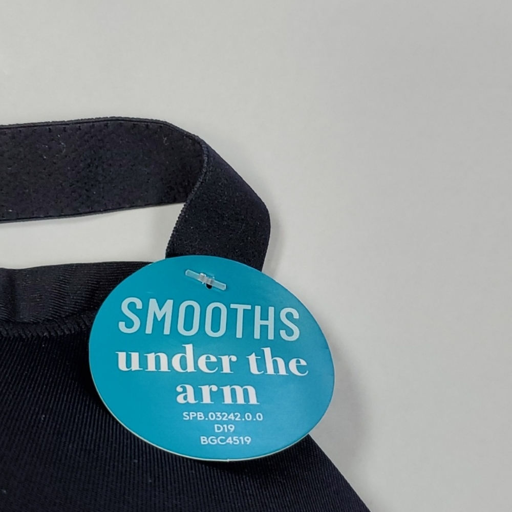 Vanity Fair - Picture 3 of 8